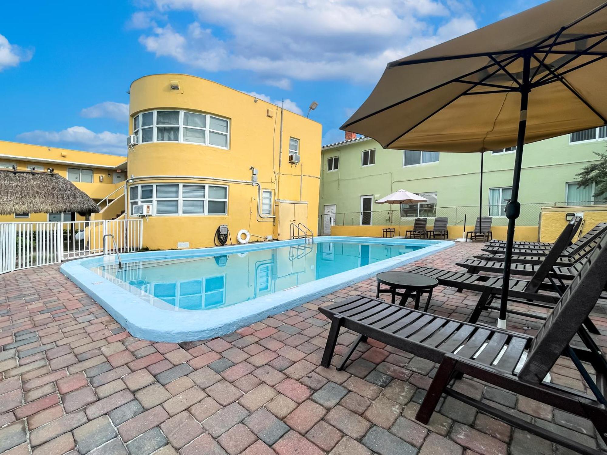 The Sunrise Apartment Холивуд Екстериор снимка